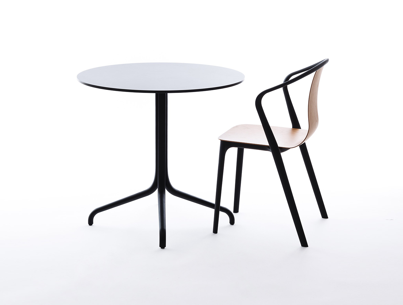 开云（中国） - 桌几|茶几/边几|办公家具|设计师家具|贝尔维尔洽谈台