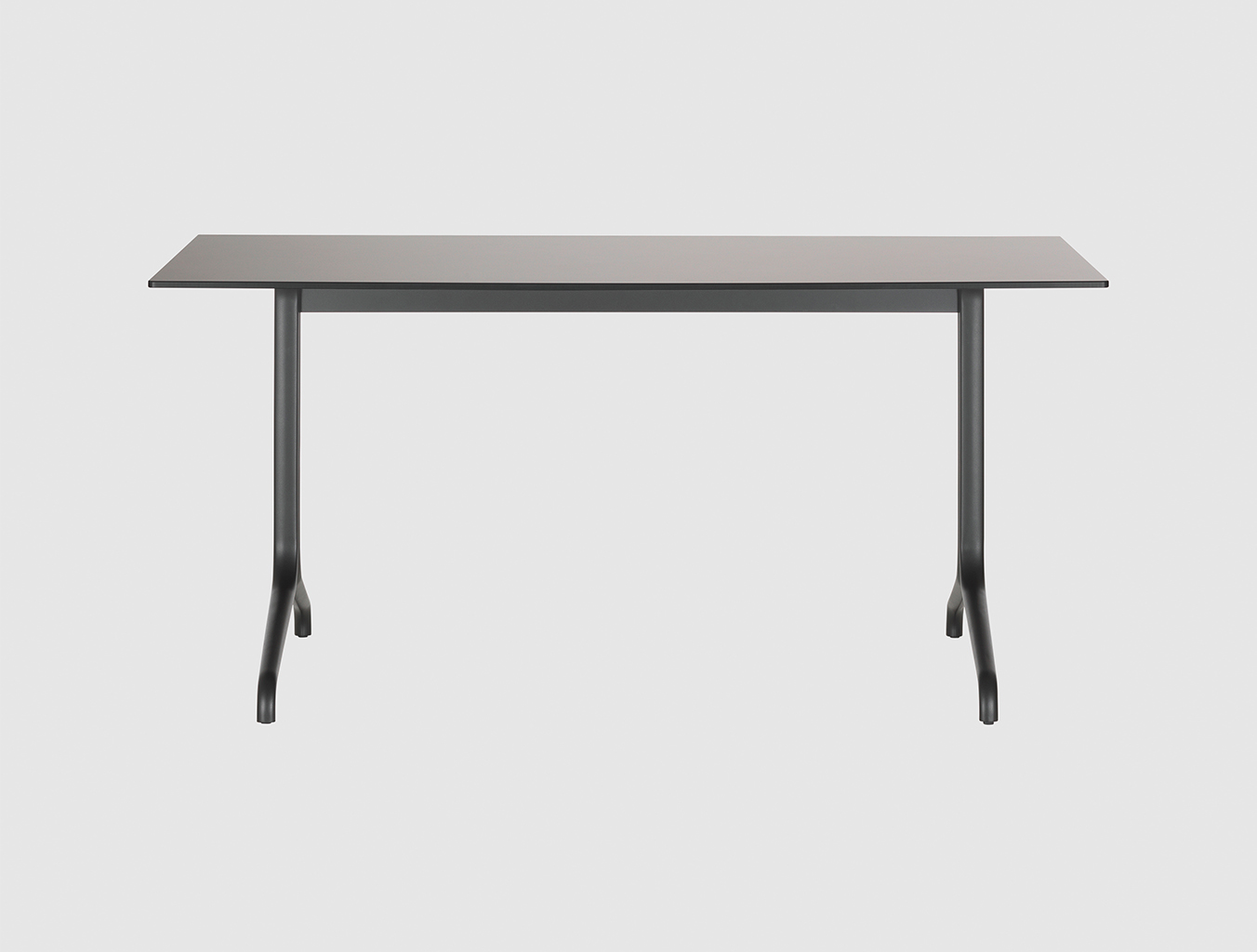 开云（中国） - 桌几|餐桌|办公家具|设计师家具|贝尔维尔餐桌