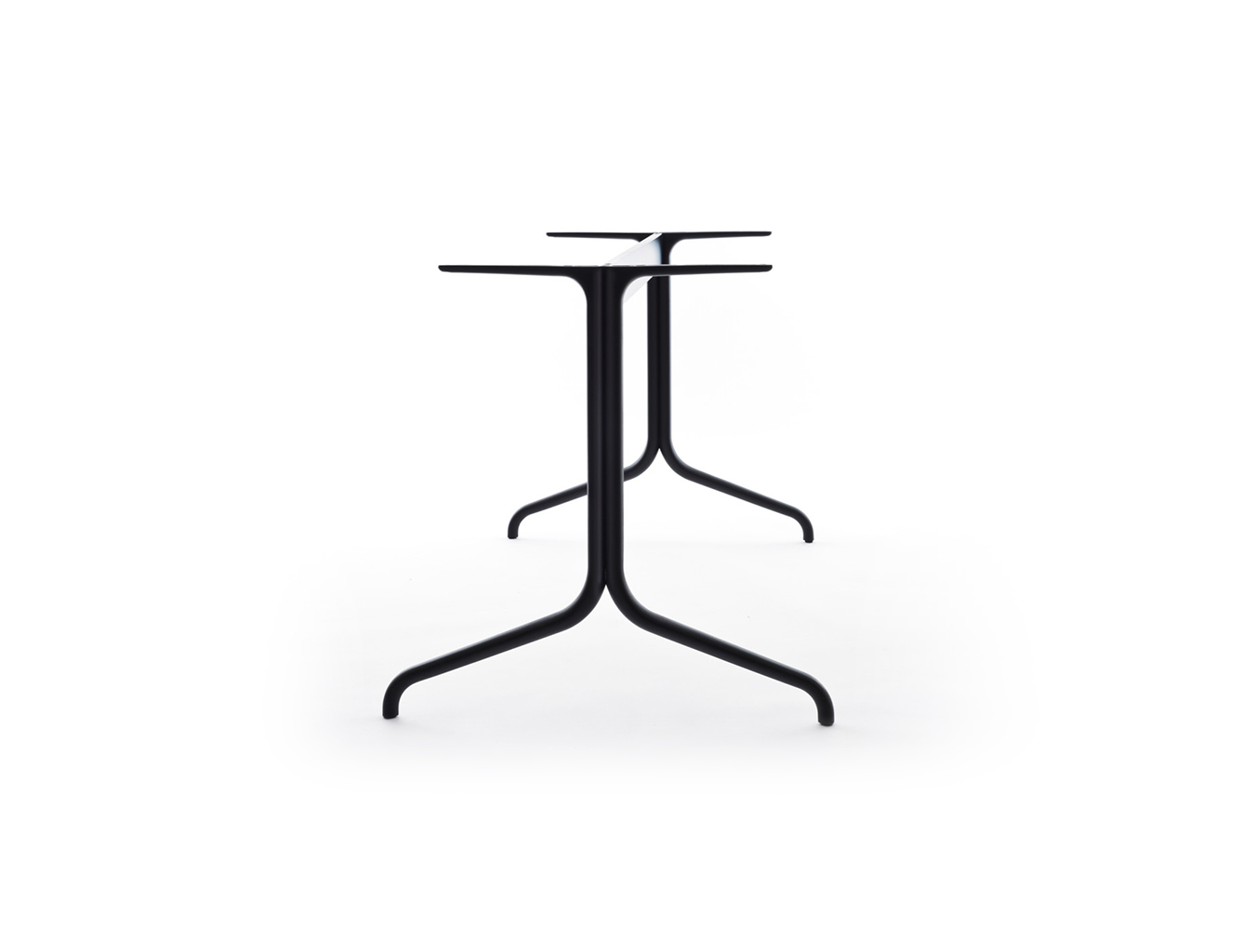 开云（中国） - 桌几|餐桌|办公家具|设计师家具|贝尔维尔餐桌