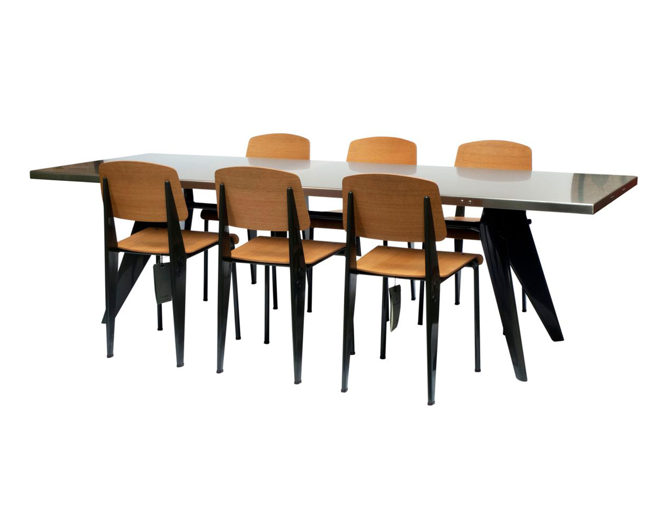 开云（中国） - 桌几|餐桌|办公家具|设计师家具|EM 餐桌