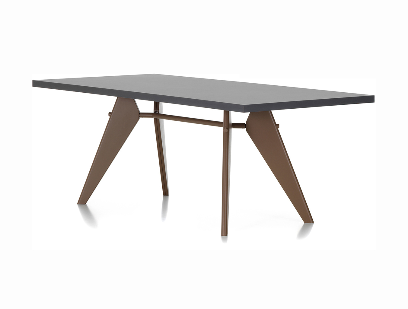 开云（中国） - 桌几|餐桌|办公家具|设计师家具|EM 餐桌