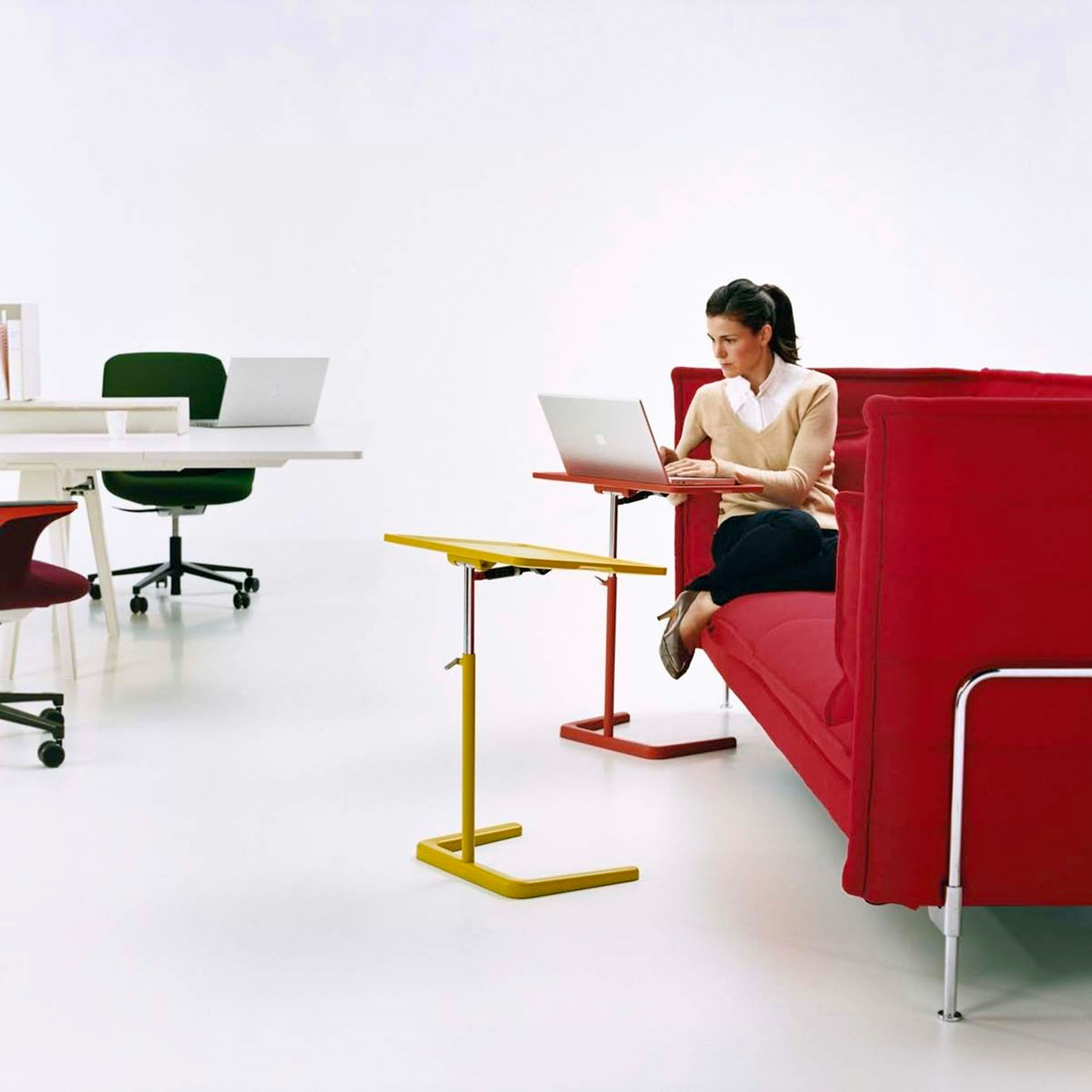 开云（中国） - 桌几|茶几/边几|办公家具|设计师家具|嵌套可升降托盘角几