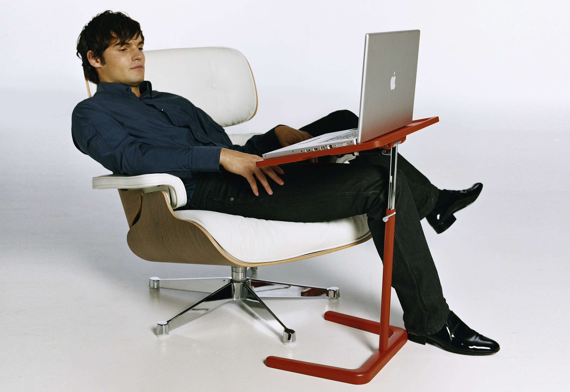 开云（中国） - 桌几|茶几/边几|办公家具|设计师家具|嵌套可升降托盘角几