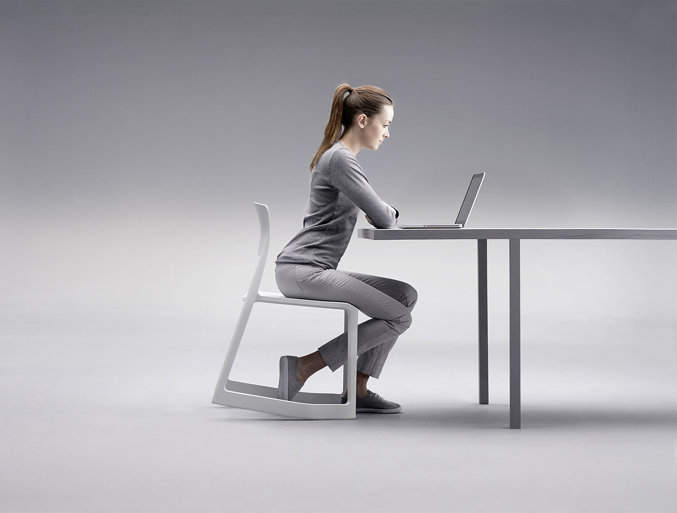 开云（中国） - 坐具|餐椅|办公家具|设计师家具|Tip Ton 餐椅