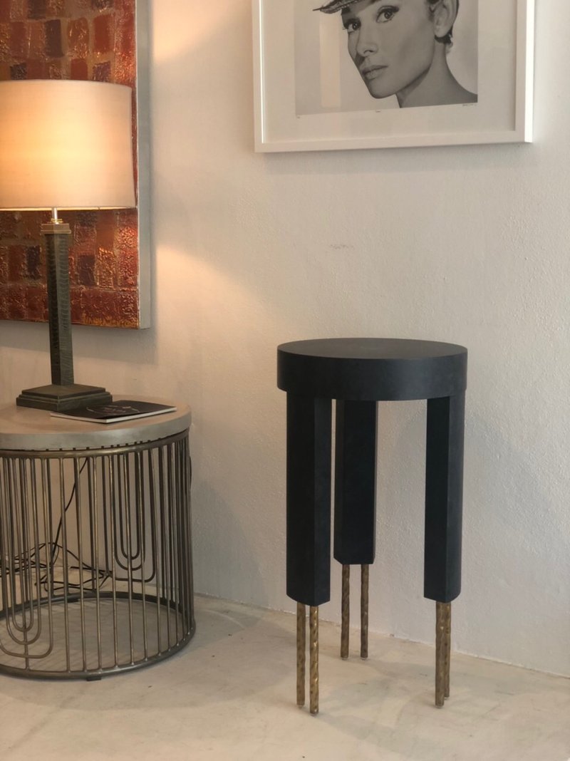 开云（中国） - 桌几|茶几/边几|办公家具|设计师家具|Melange边几