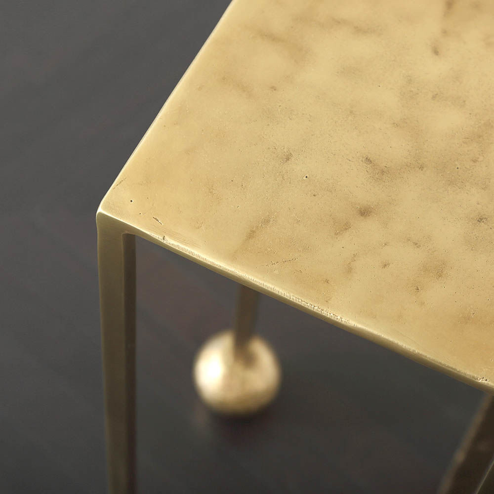 开云（中国） - 桌几|茶几/边几|办公家具|设计师家具|尼姆小巧鸡尾酒桌