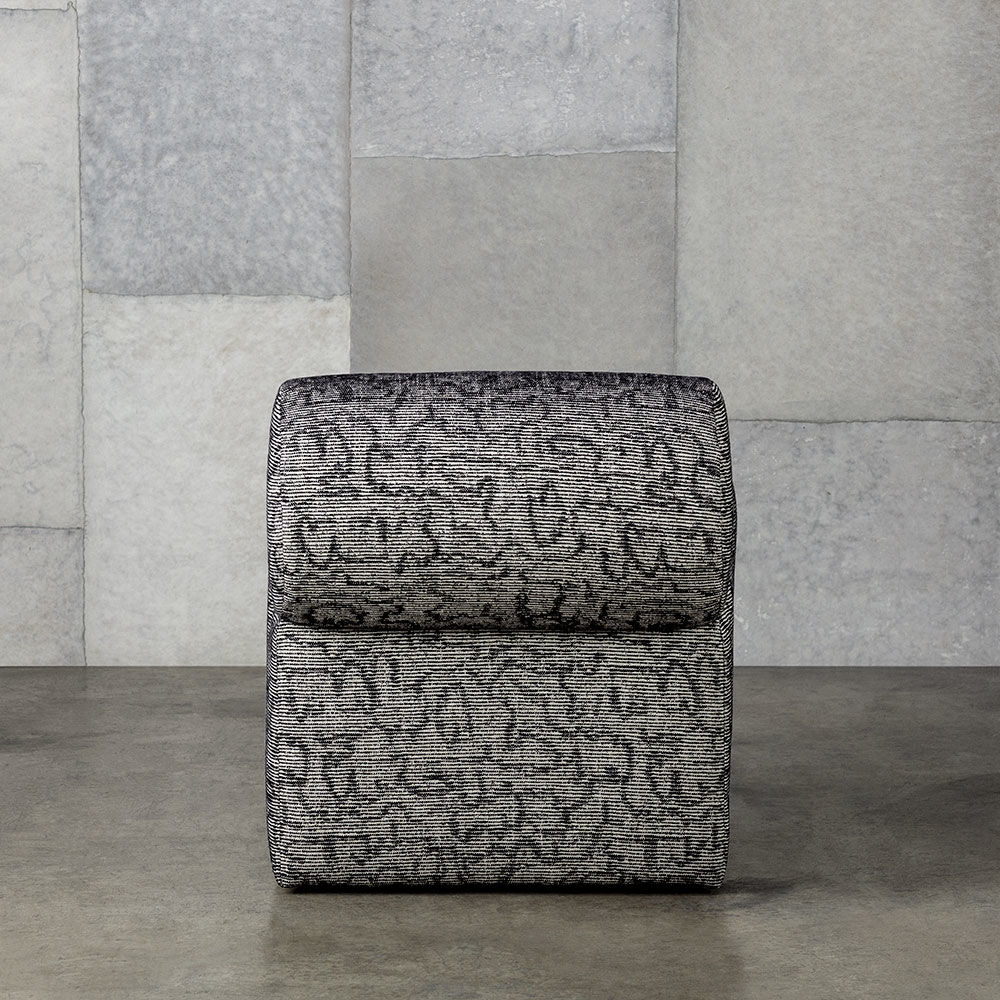 开云（中国） - 坐具|吧椅/凳子|办公家具|设计师家具|球形矮墩