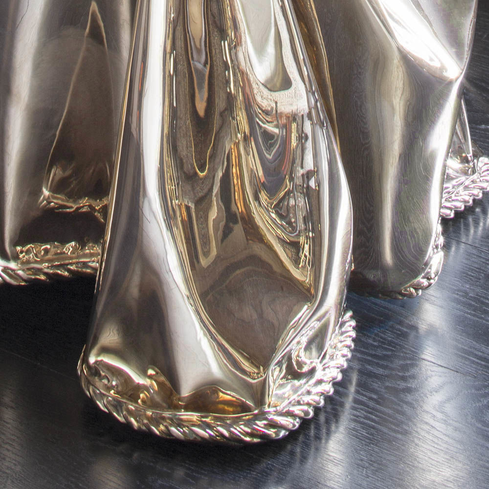 开云（中国） - 坐具|餐椅|办公家具|设计师家具|卡利亚青铜垂褶椅