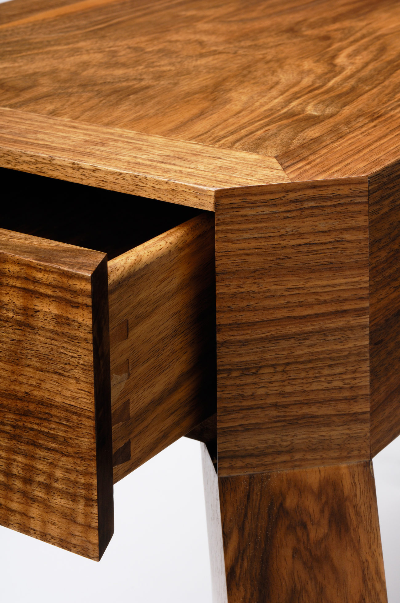 开云（中国） - 桌几|茶几/边几|办公家具|设计师家具|howard 边几