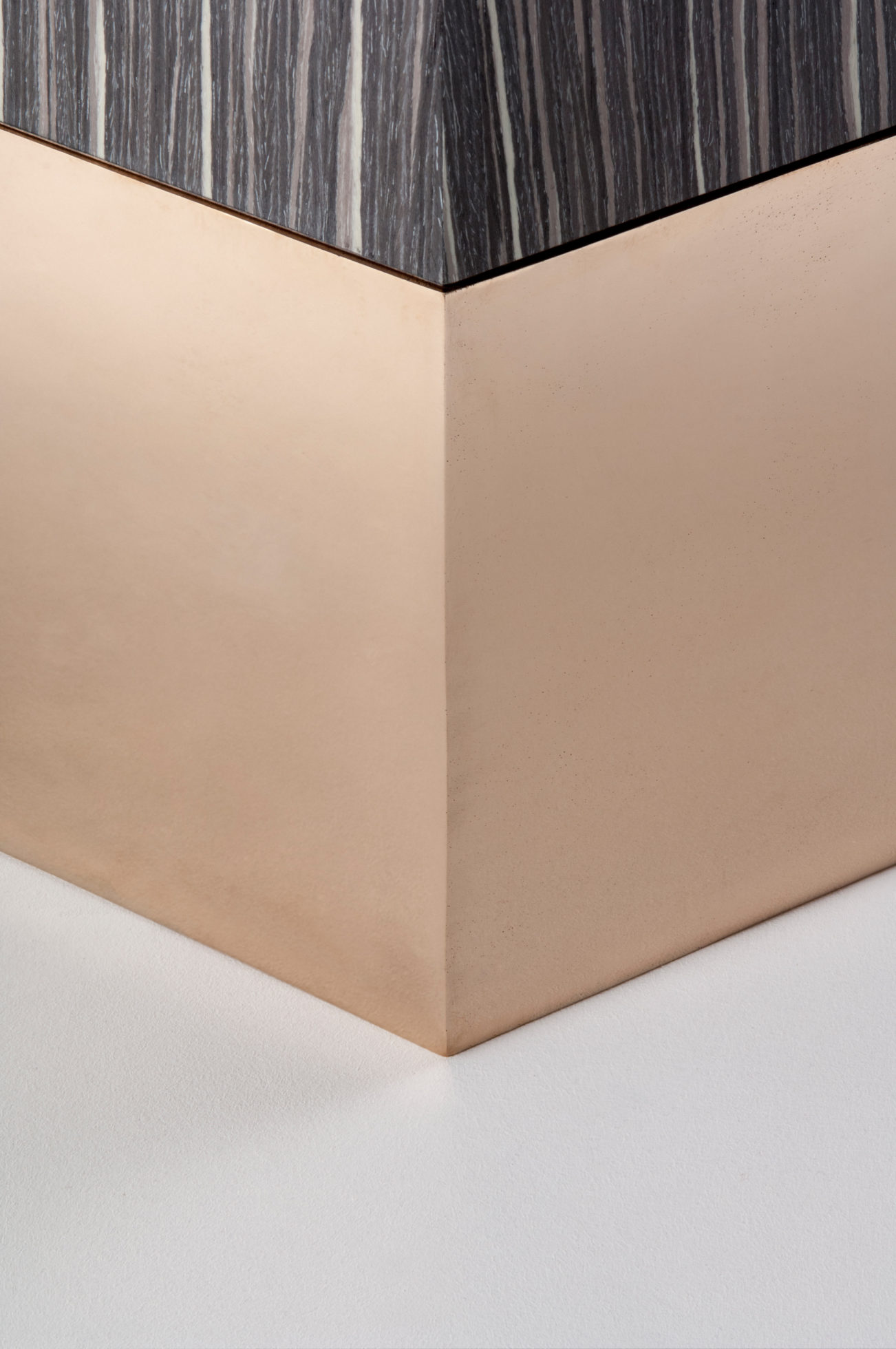 开云（中国） - 桌几|餐桌|办公家具|设计师家具|equilibrium 桌子