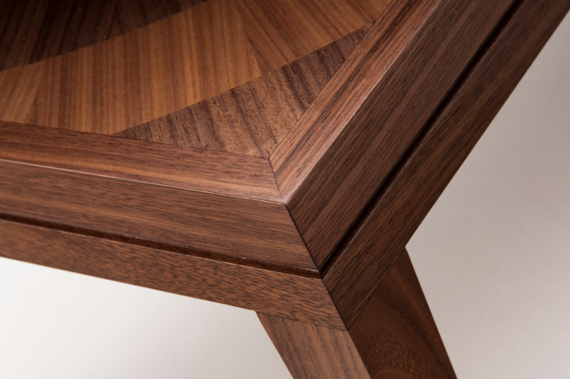 开云（中国） - 桌几|茶几/边几|办公家具|设计师家具|catalyst four circle 桌子