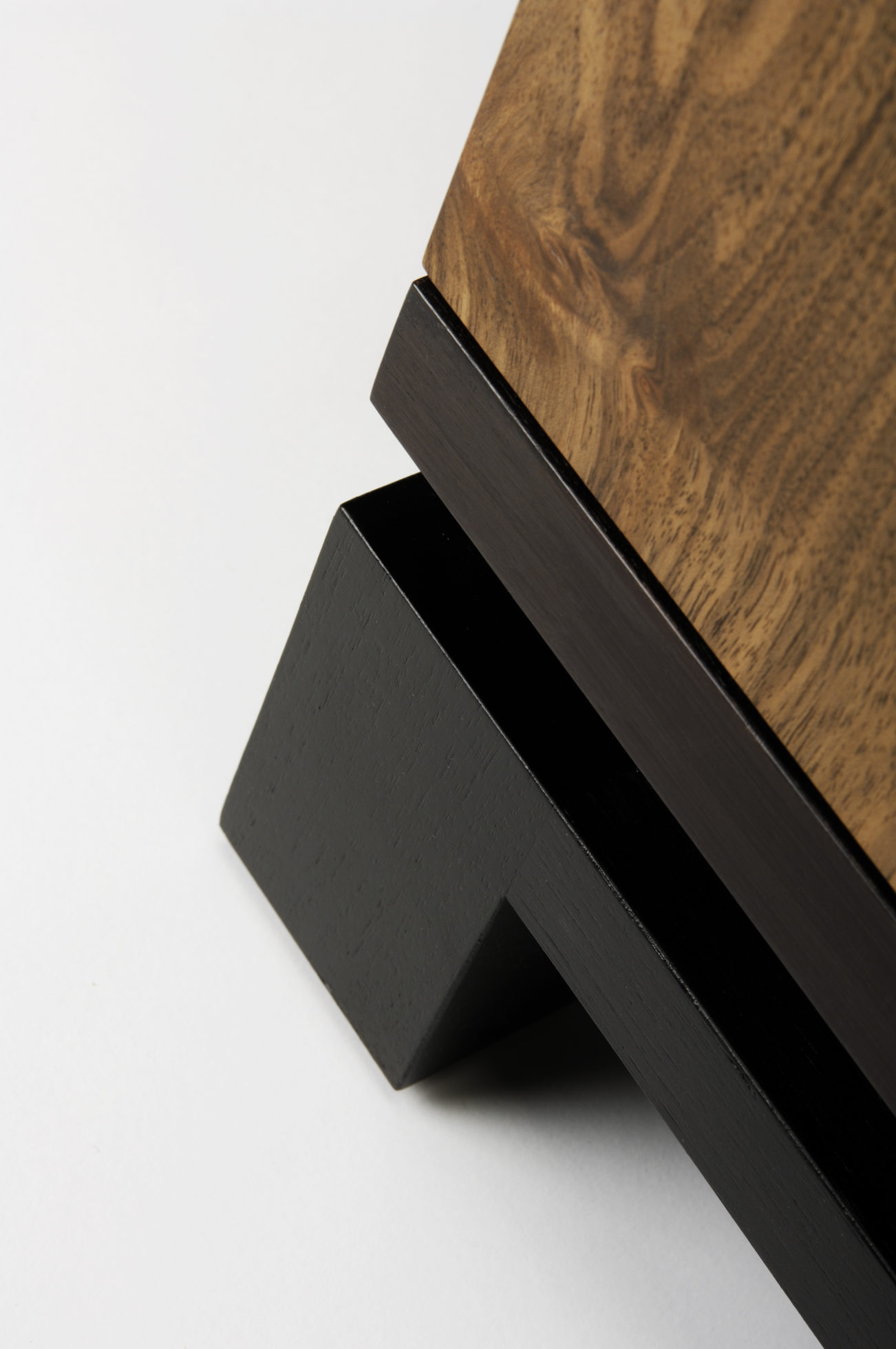 开云（中国） - 储物|储物柜|办公家具|设计师家具|chivalrous cabinet 柜子