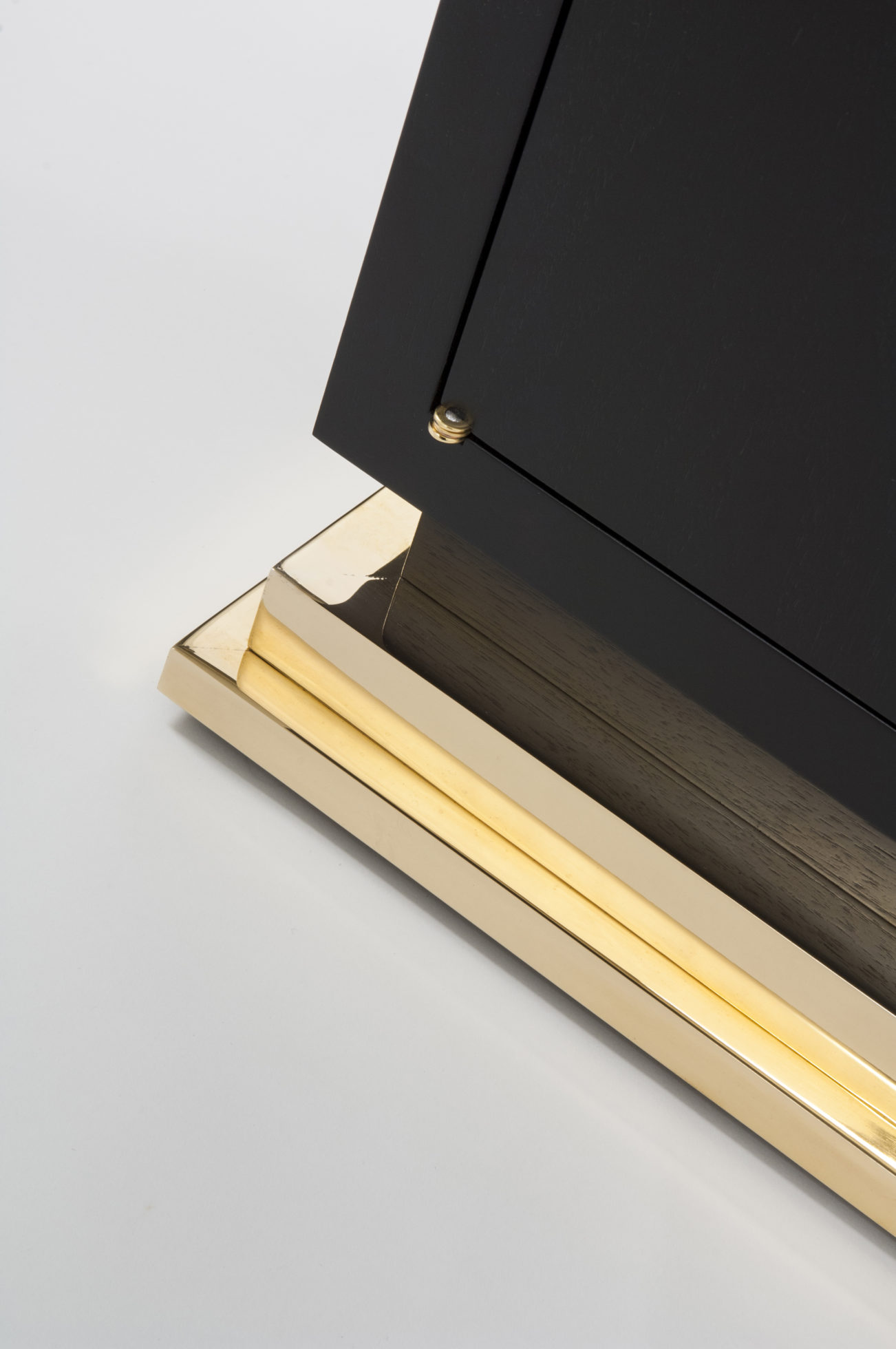 开云（中国） - 储物|储物柜|办公家具|设计师家具|学者书柜