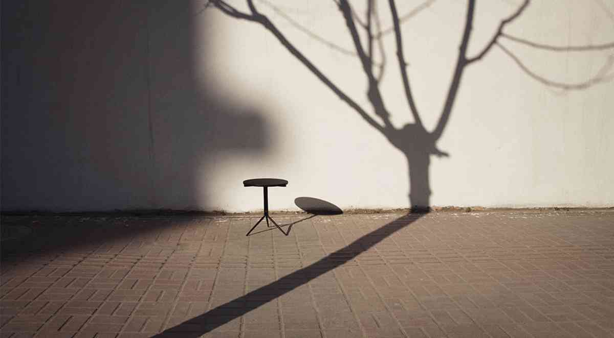 开云（中国） - 桌几|咖啡桌|办公家具|设计师家具|Tripod 咖啡桌