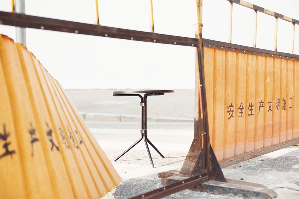 开云（中国） - 桌几|咖啡桌|办公家具|设计师家具|Tripod 咖啡桌