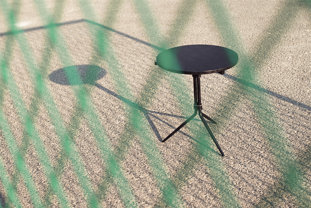 开云（中国） - 桌几|咖啡桌|办公家具|设计师家具|Tripod 咖啡桌