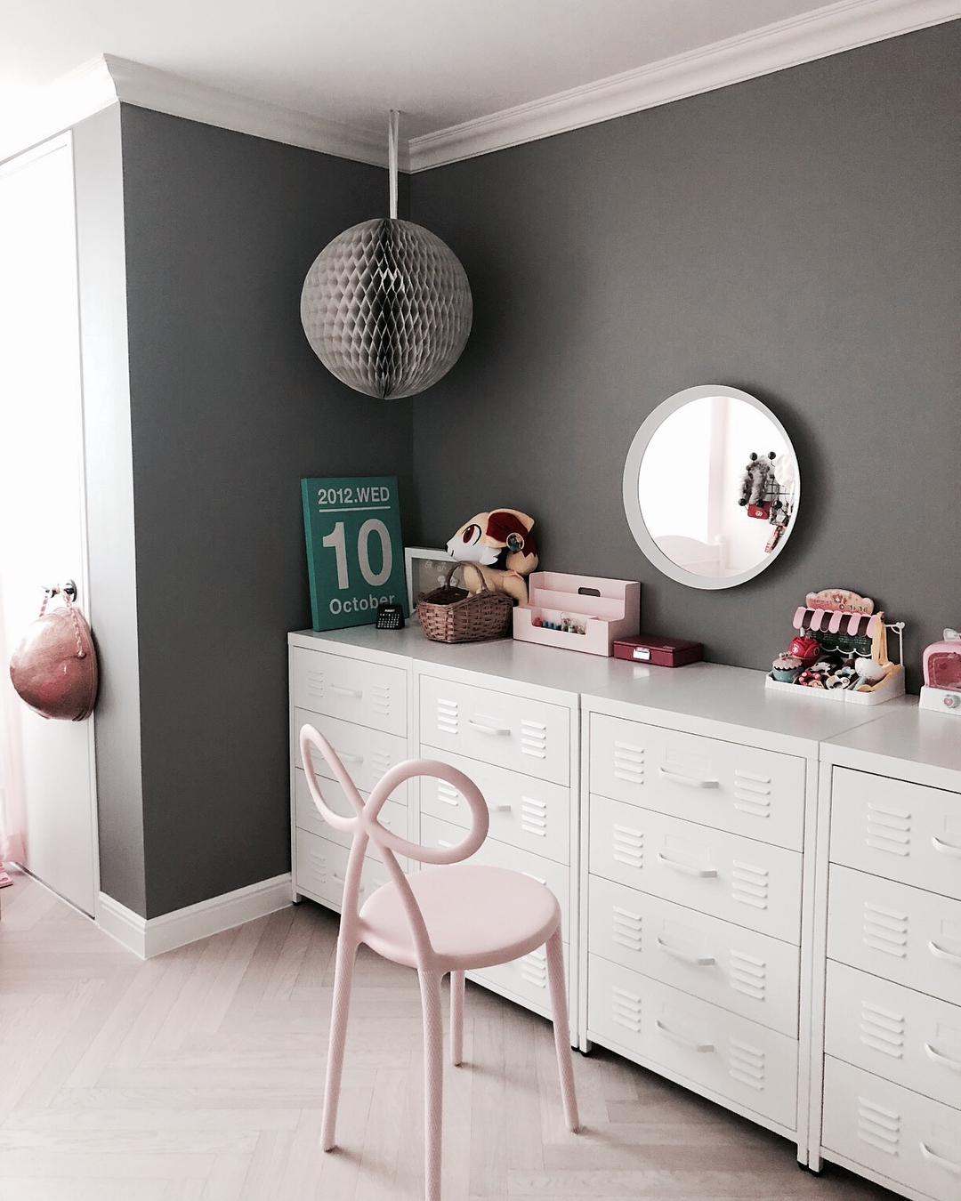 开云（中国） - 坐具|餐椅|办公家具|设计师家具|缎带餐椅