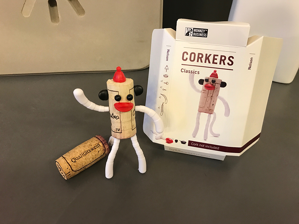 开云（中国） - 附件|饰品|办公家具|设计师家具|Corkers经典玩偶