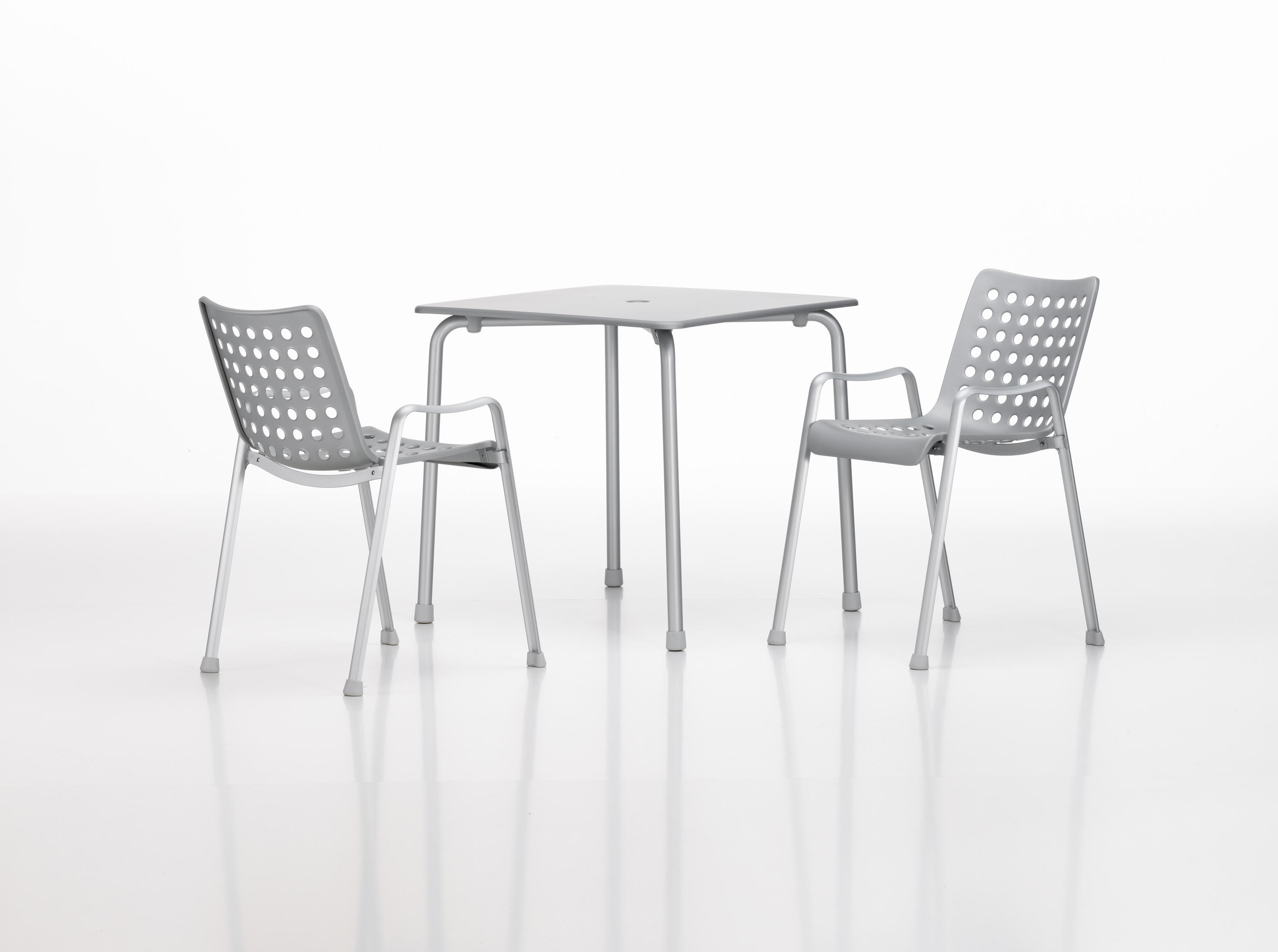 开云（中国） - 桌几|餐桌|办公家具|设计师家具|戴维户外餐桌