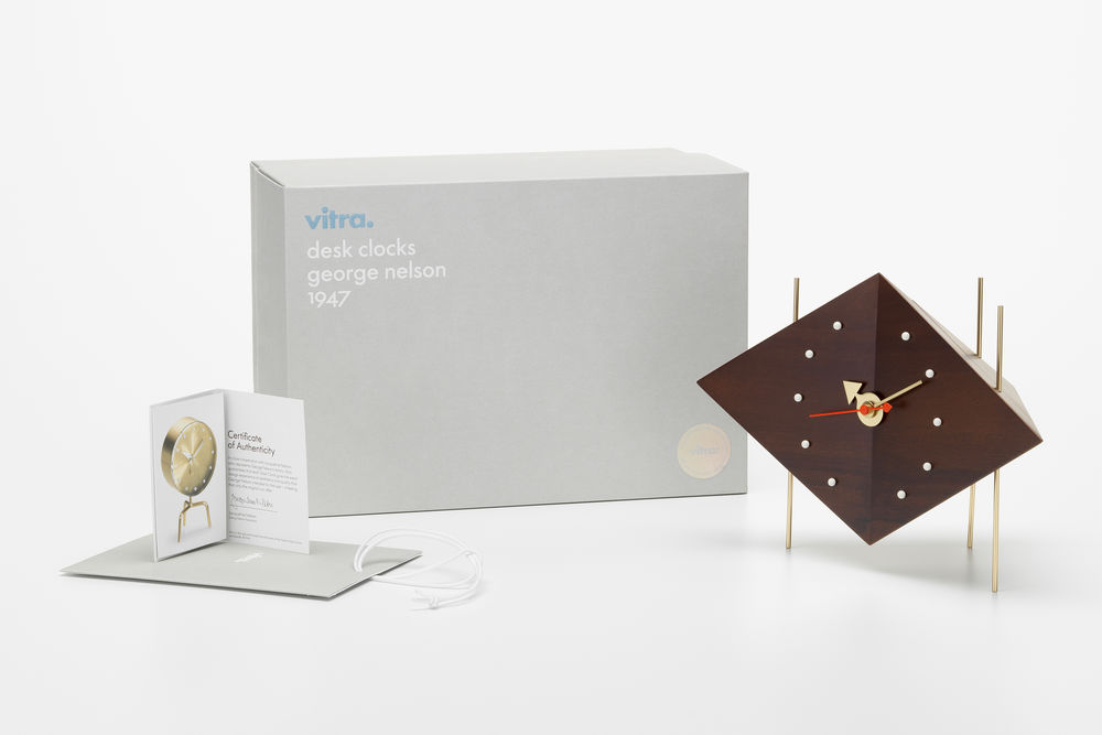 开云（中国） - 附件|钟表|办公家具|设计师家具|台钟