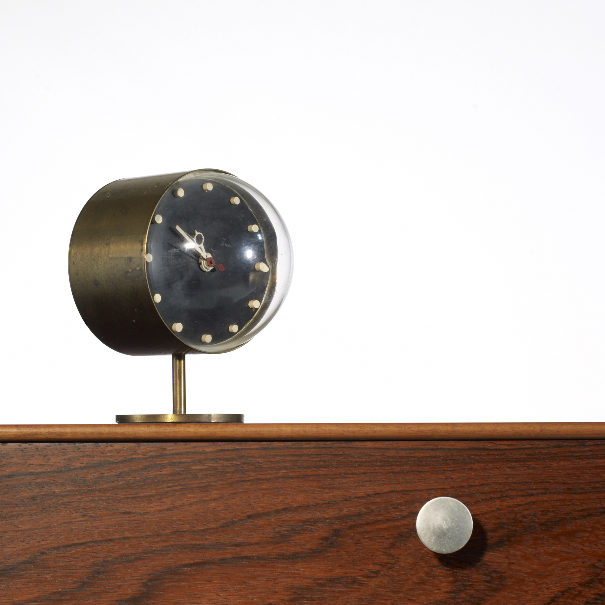 开云（中国） - 附件|钟表|办公家具|设计师家具|台钟