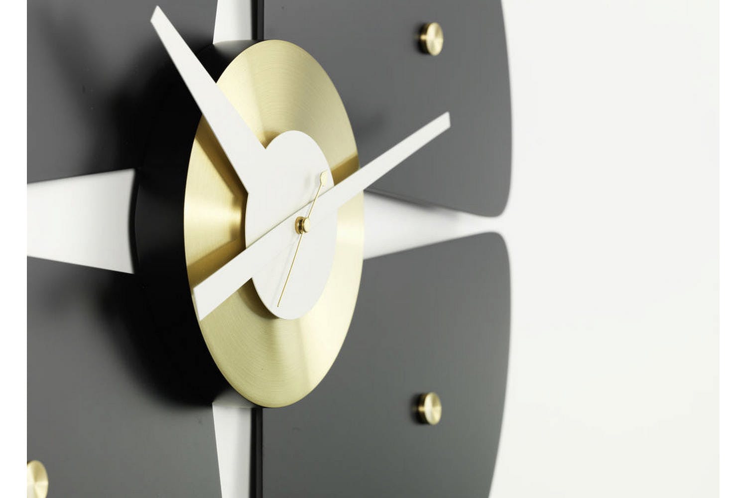 开云（中国） - 附件|钟表|办公家具|设计师家具|挂钟-花瓣钟