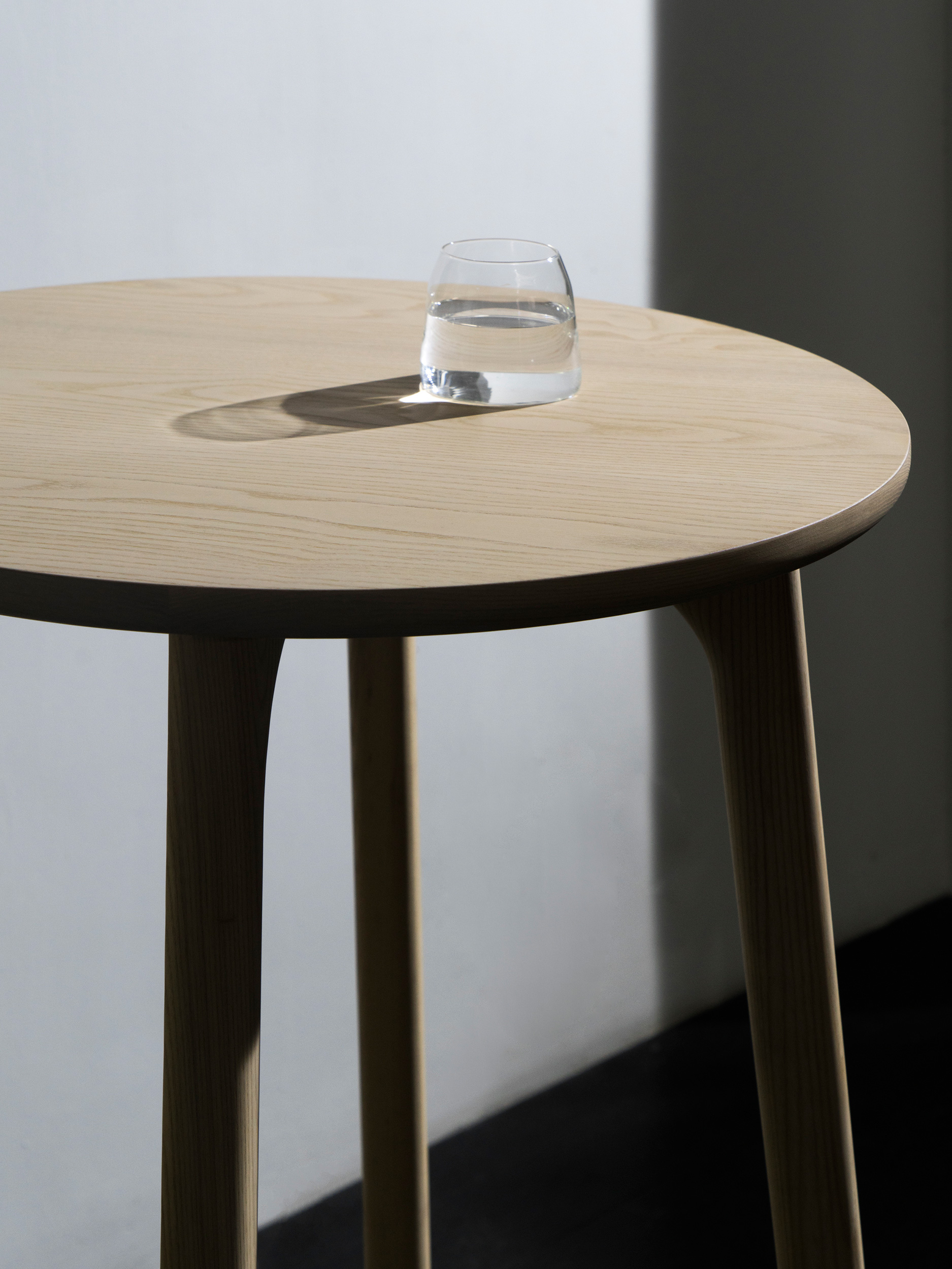 开云（中国） - 桌几|咖啡桌|办公家具|设计师家具|Utility 咖啡桌