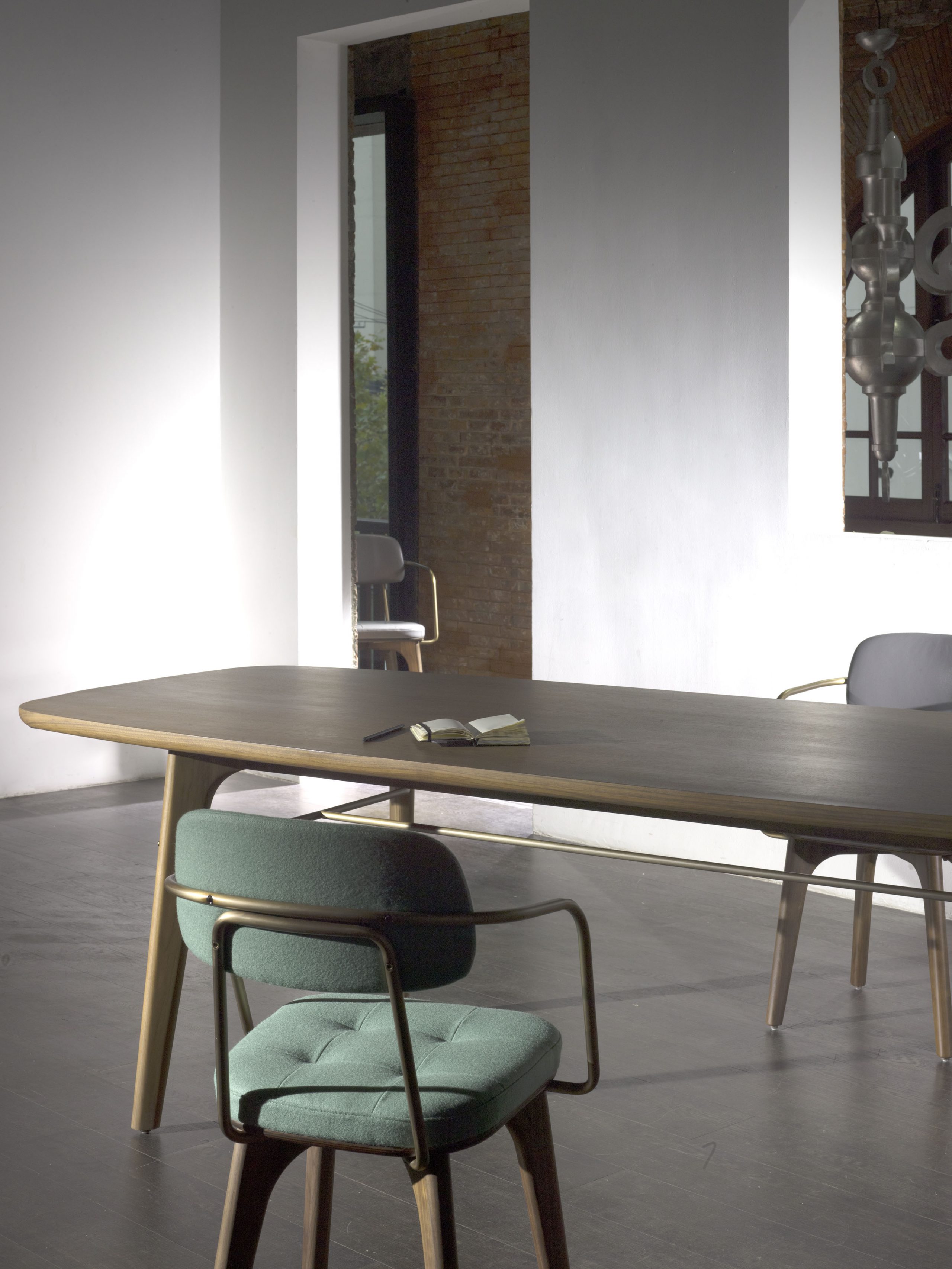 开云（中国） - 桌几|餐桌|办公家具|设计师家具|Utility 餐桌