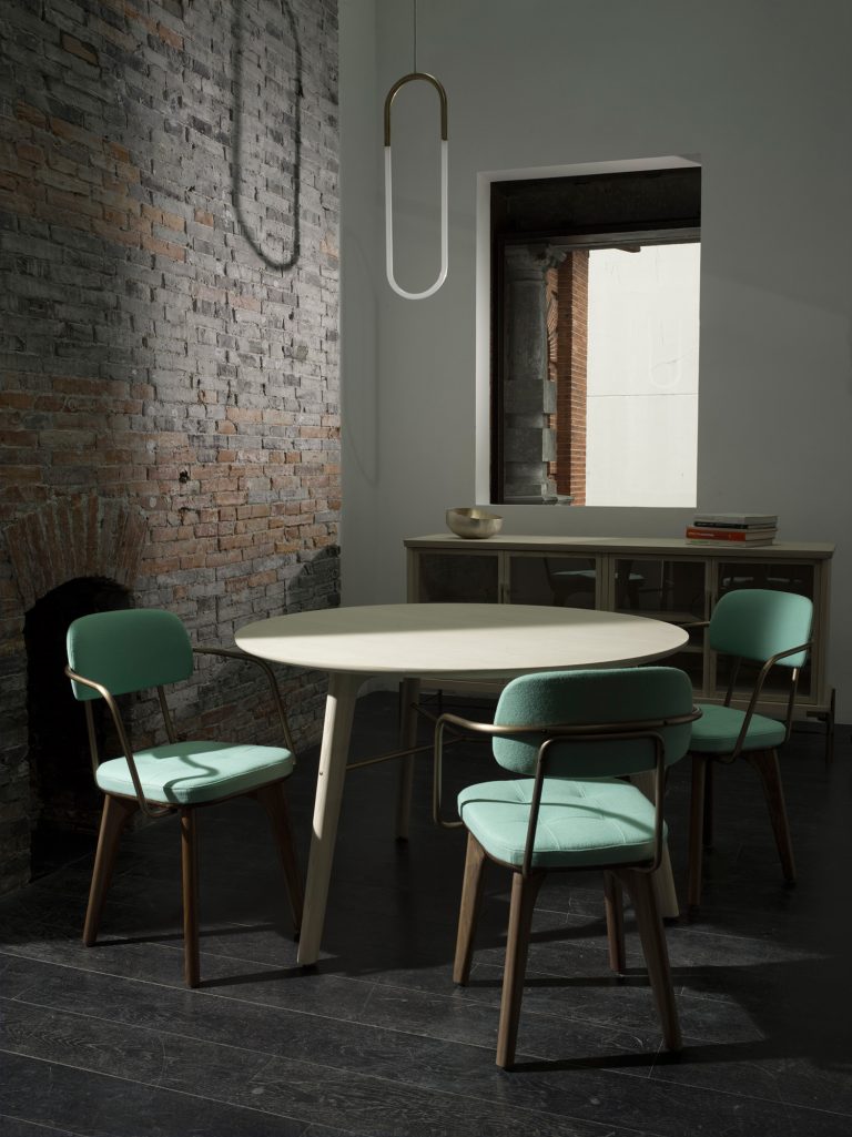 开云（中国） - 坐具|餐椅|办公家具|设计师家具|Utility 餐椅