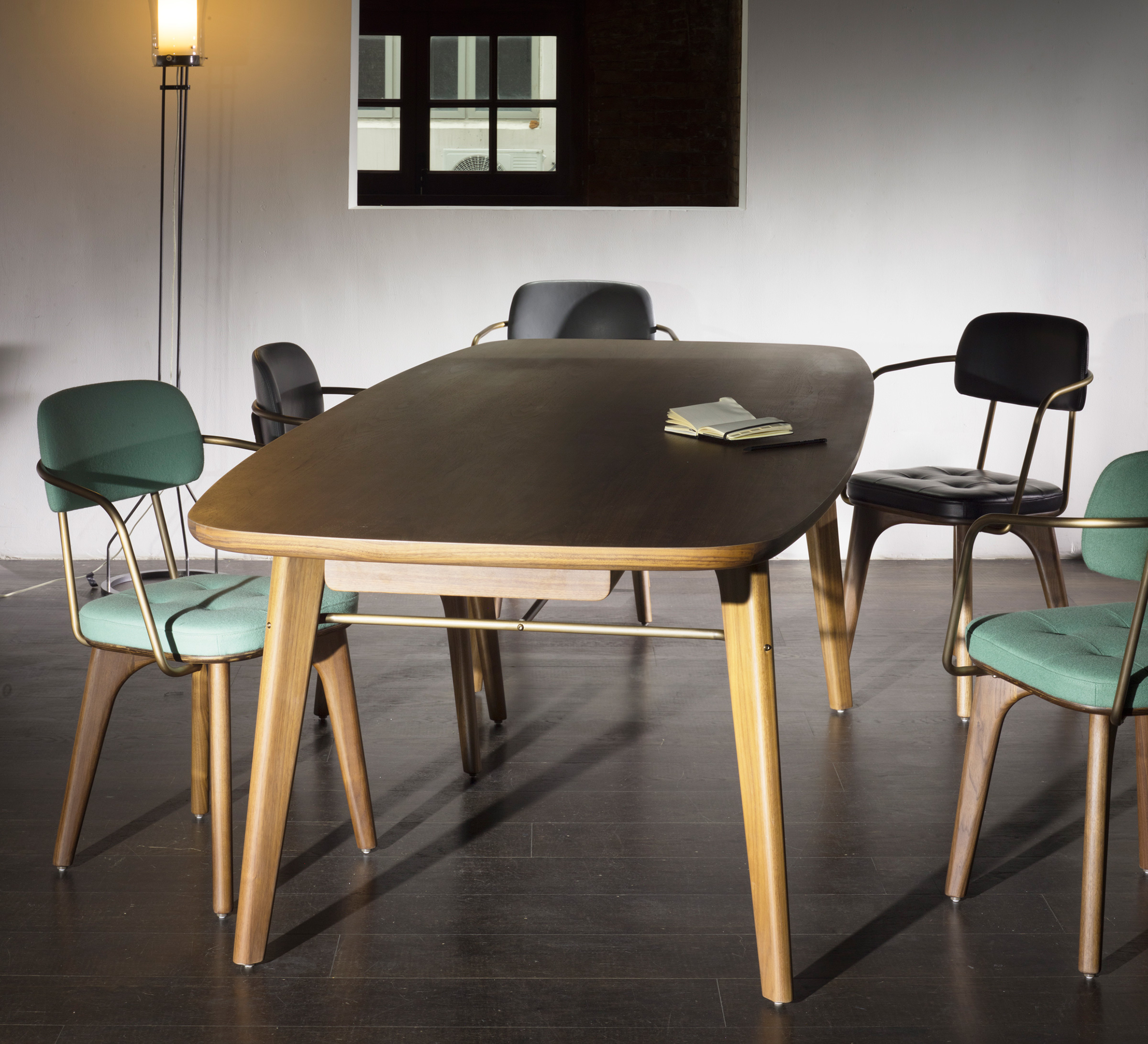 开云（中国） - 坐具|餐椅|办公家具|设计师家具|Utility 餐椅