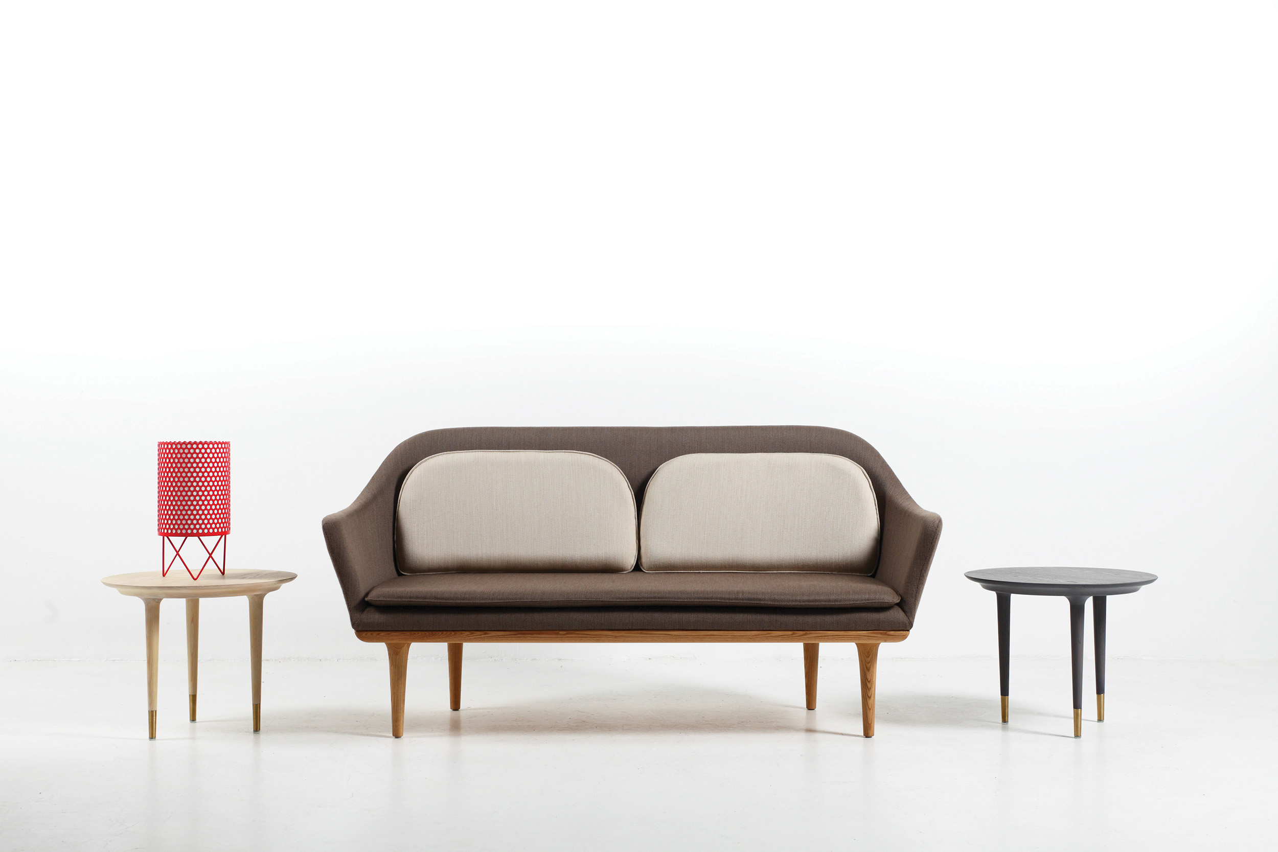 开云（中国） - 桌几|茶几/边几|办公家具|设计师家具|露娜 边桌