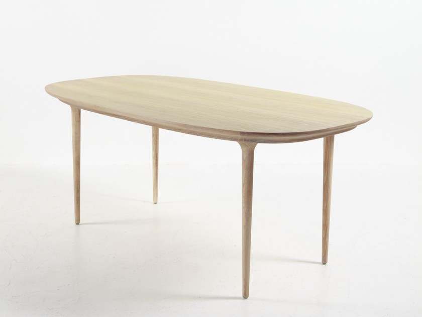 开云（中国） - 桌几|餐桌|办公家具|设计师家具|露娜 餐桌