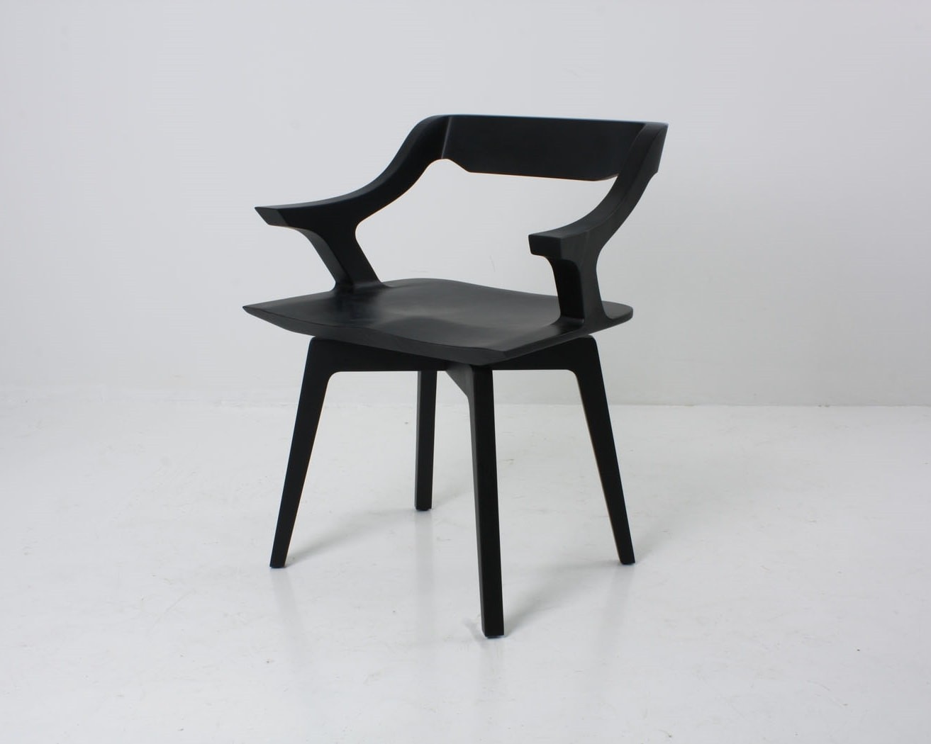 开云（中国） - 坐具|餐椅|办公家具|设计师家具|New Legacy Donna Chair