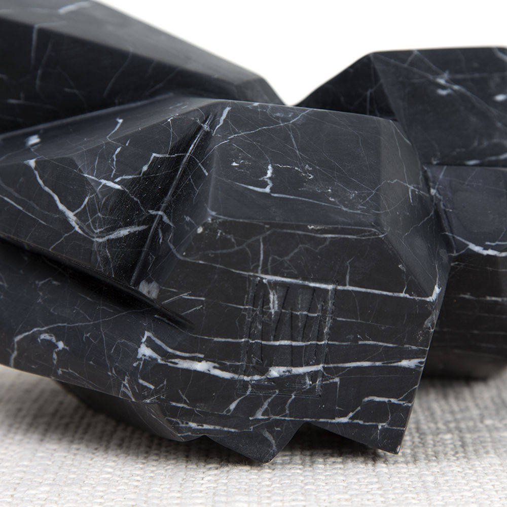 开云（中国） - 附件|饰品|办公家具|设计师家具|破碎的心