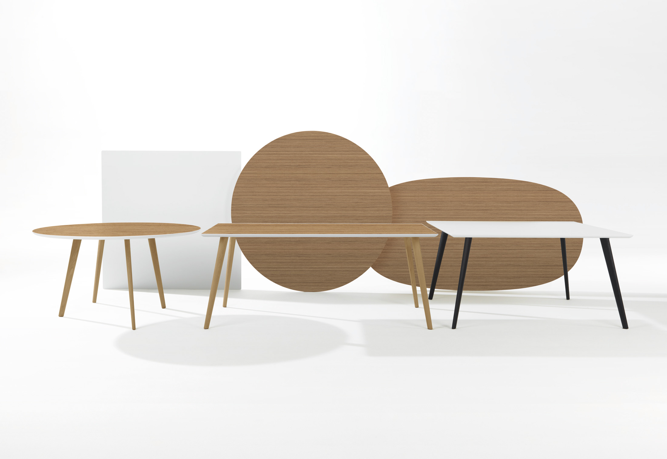 开云（中国） - 桌几|餐桌|办公家具|设计师家具|Gher 餐台/洽谈台