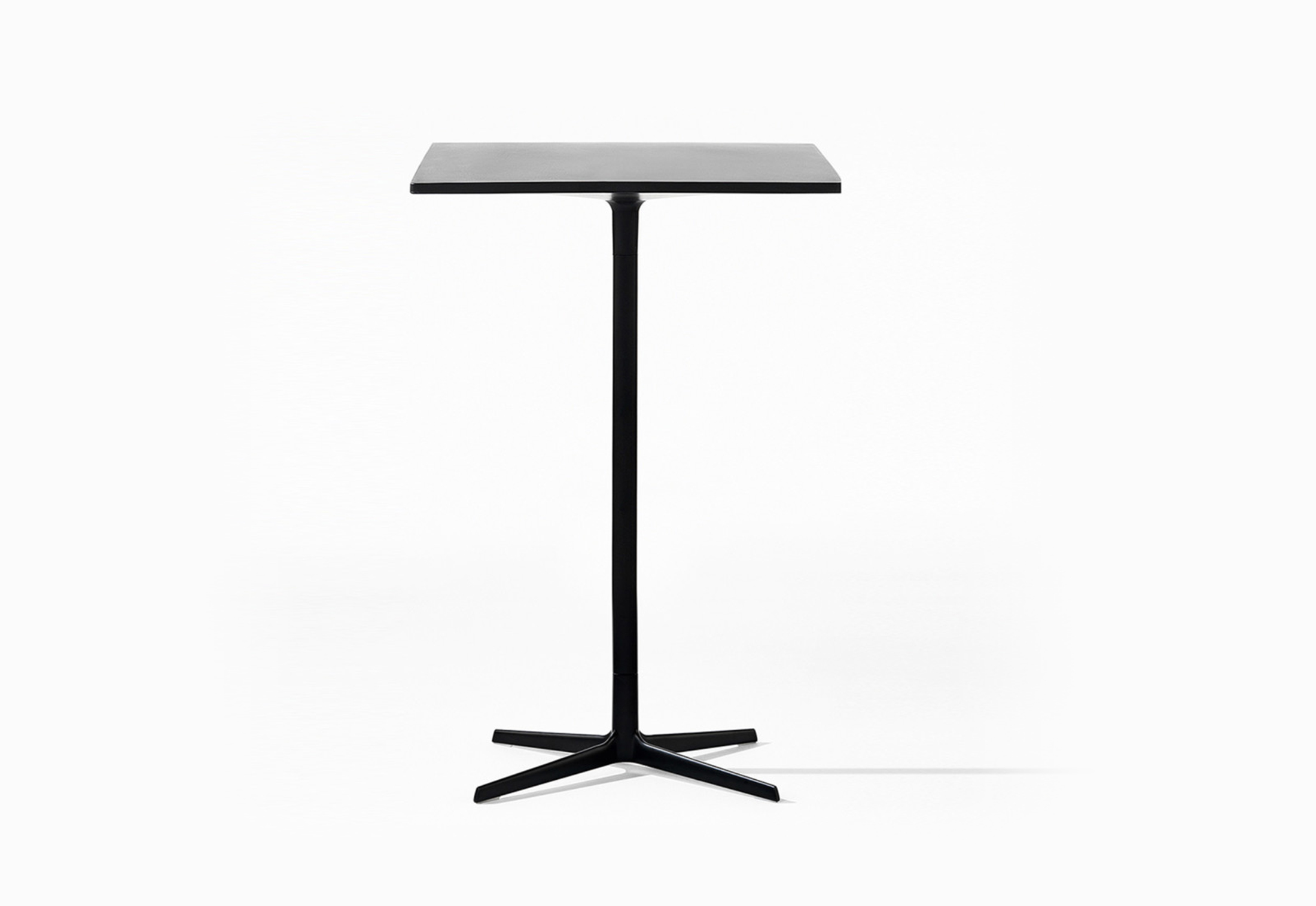 开云（中国） - 桌几|餐桌|办公家具|设计师家具|Ginger 茶几/咖啡桌/餐台/高脚台