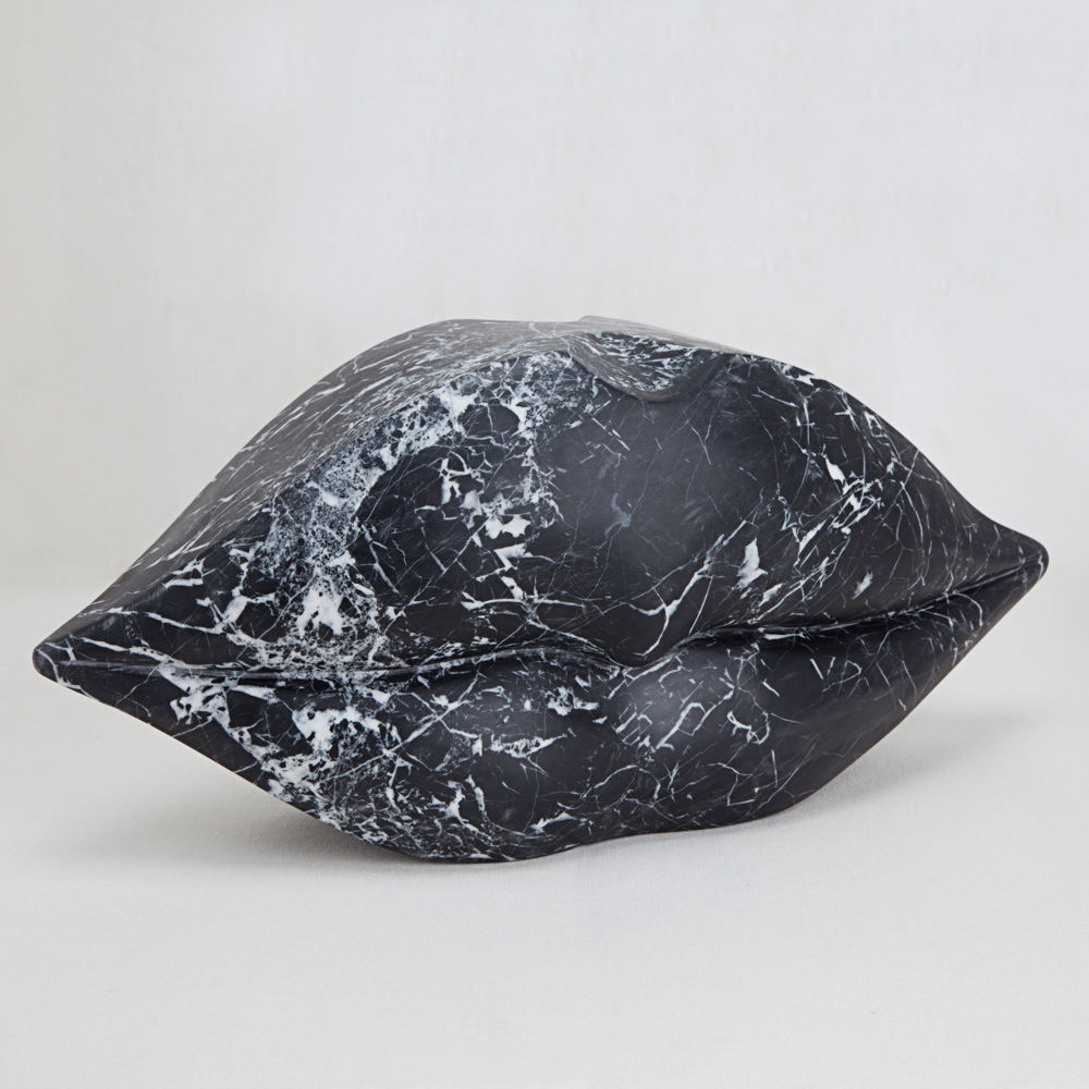 开云（中国） - 附件|饰品|办公家具|设计师家具|经典之吻