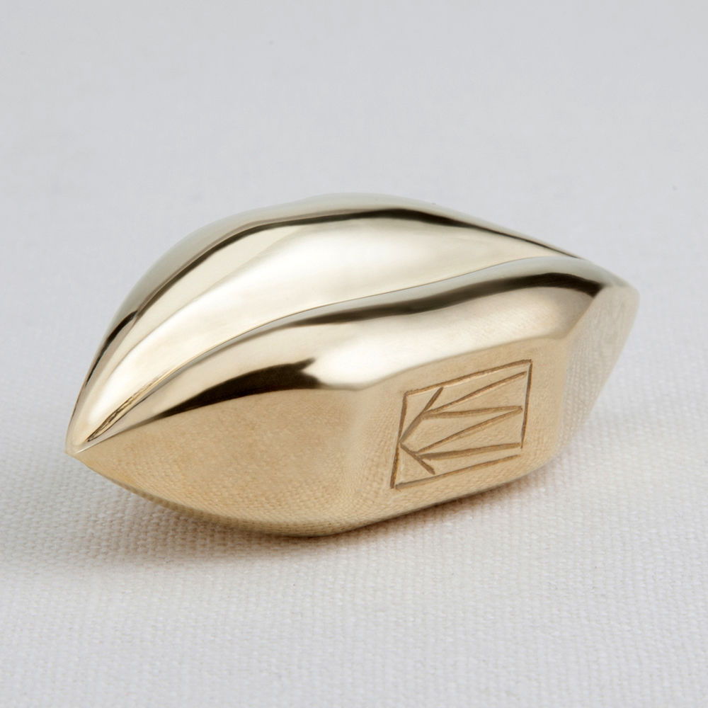 开云（中国） - 附件|饰品|办公家具|设计师家具|经典之吻