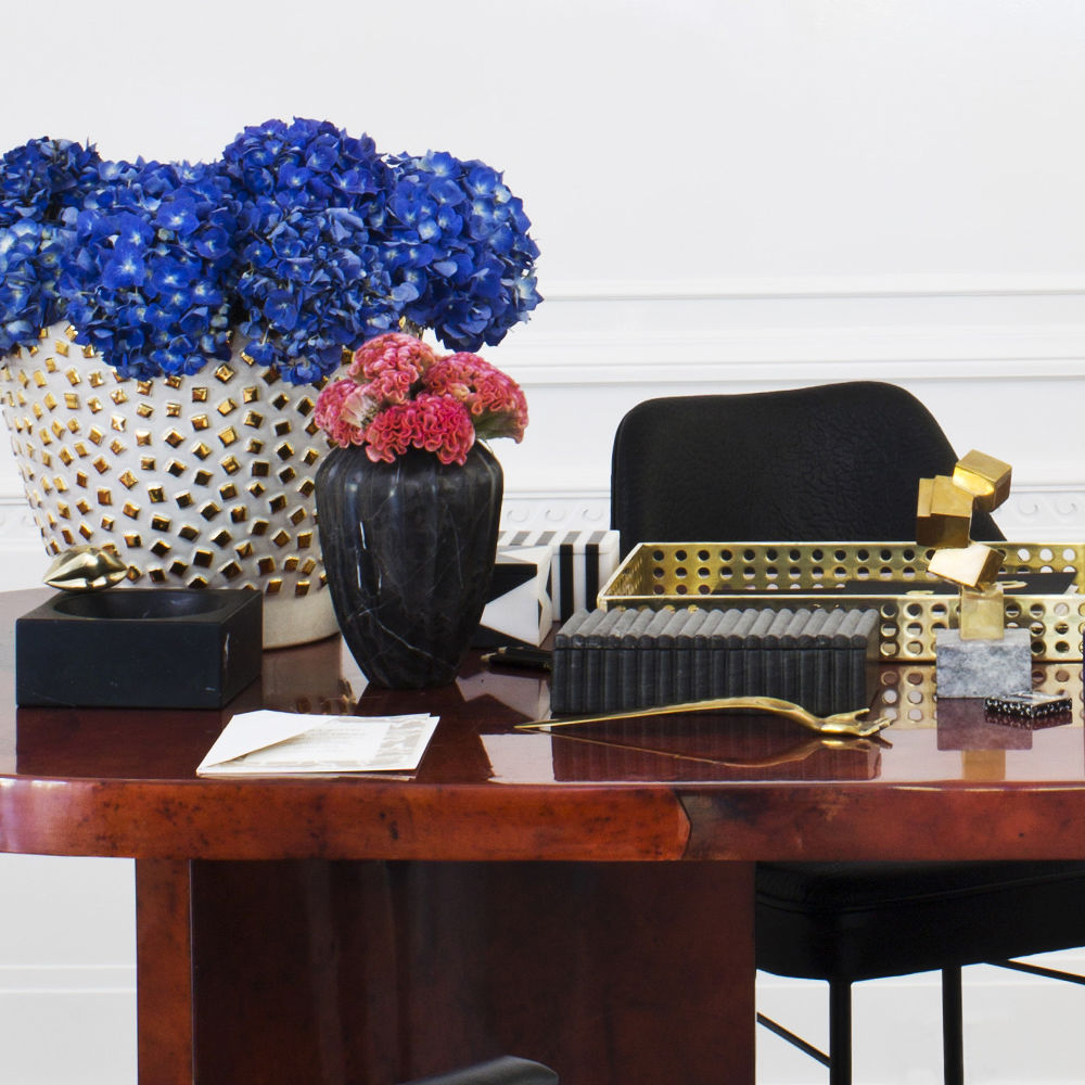 开云（中国） - 附件|花器|办公家具|设计师家具|凹槽花瓶