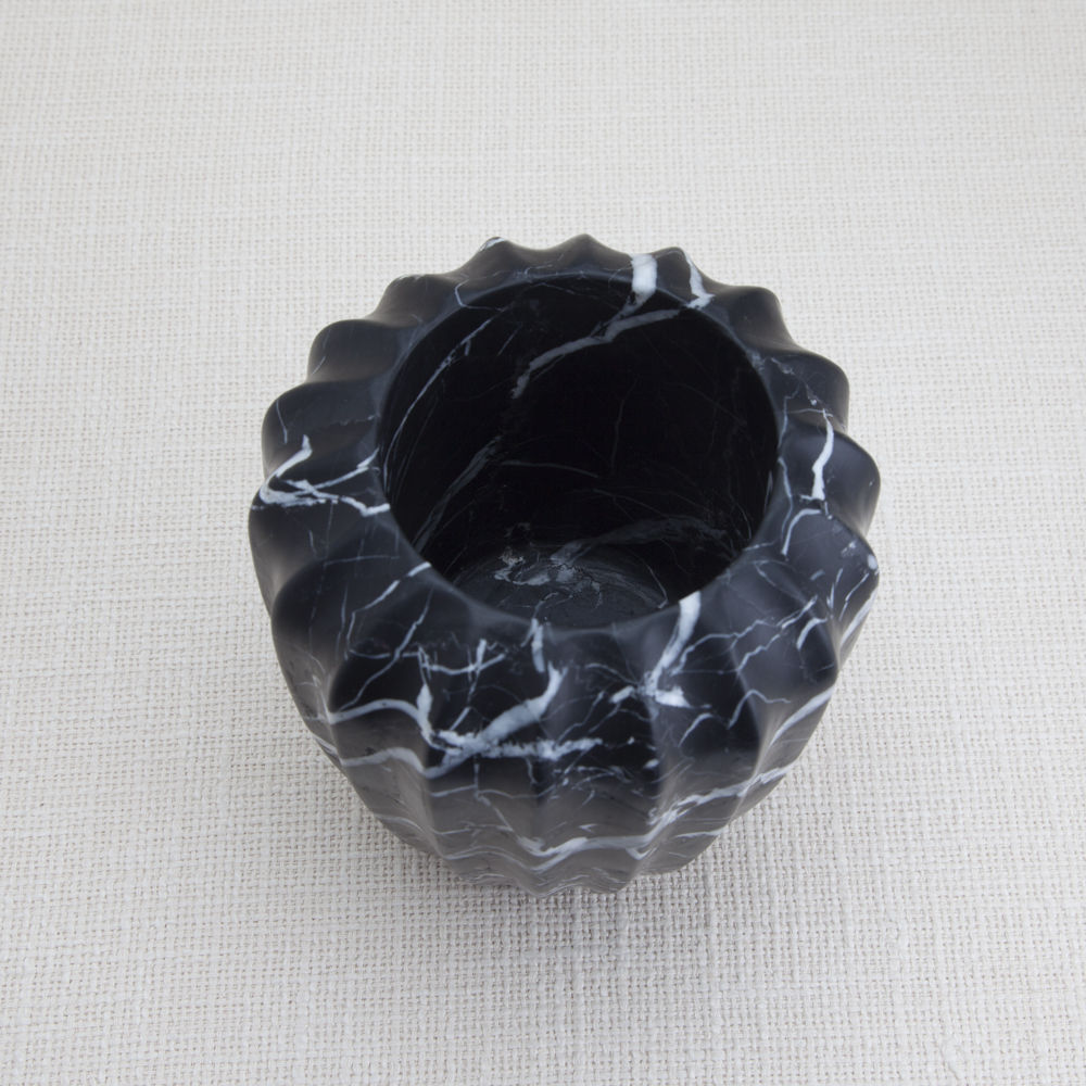 开云（中国） - 附件|花器|办公家具|设计师家具|凹槽花瓶