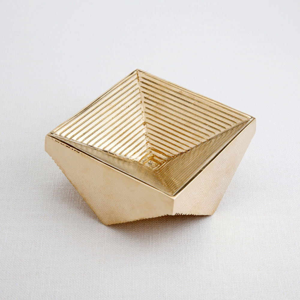 开云（中国） - 附件|饰品|办公家具|设计师家具|Diva碟