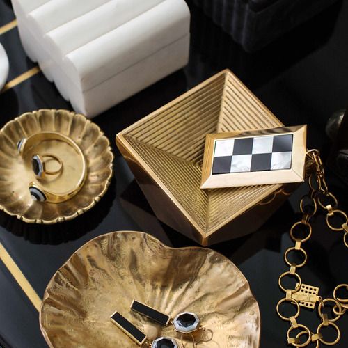 开云（中国） - 附件|饰品|办公家具|设计师家具|Diva碟