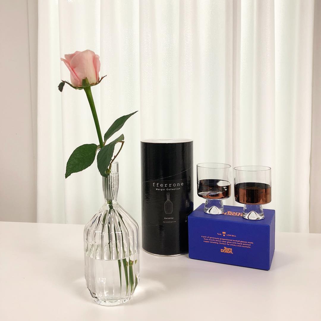 开云（中国） - 附件|饰品|办公家具|设计师家具|Margot玻璃水瓶