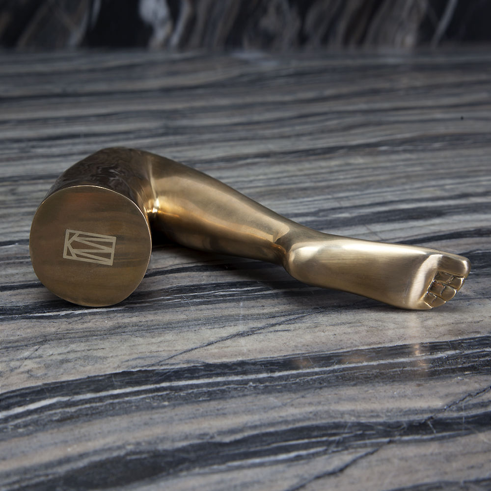 开云（中国） - 附件|饰品|办公家具|设计师家具|经典腿