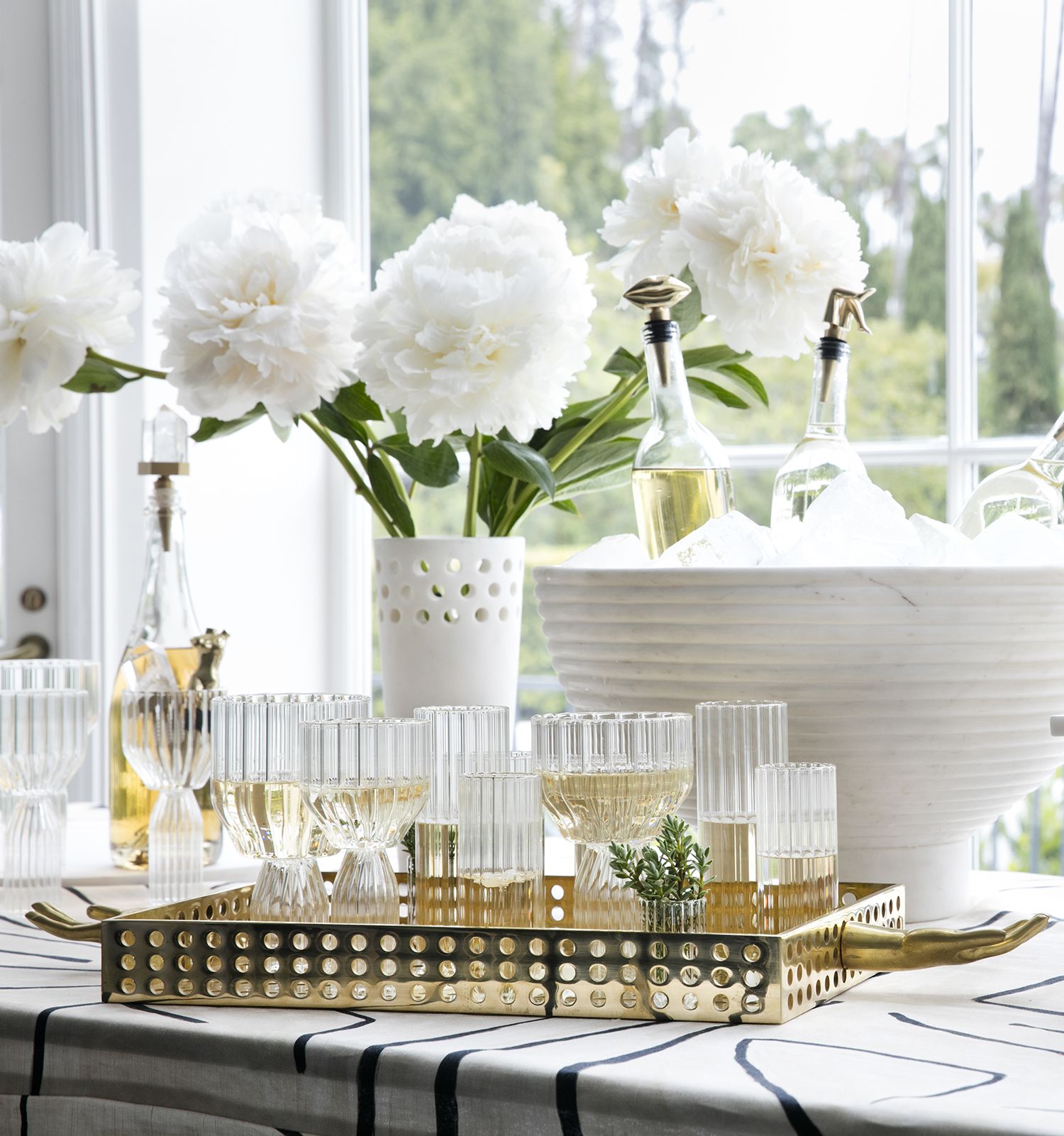 开云（中国） - 附件|花器|办公家具|设计师家具|穿孔花瓶