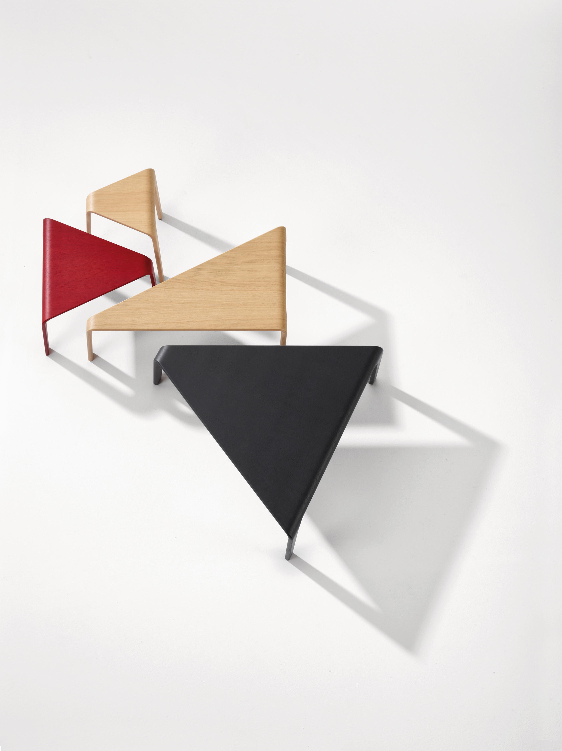 开云（中国） - 桌几|茶几/边几|办公家具|设计师家具|Ply 角几/茶几/咖啡桌