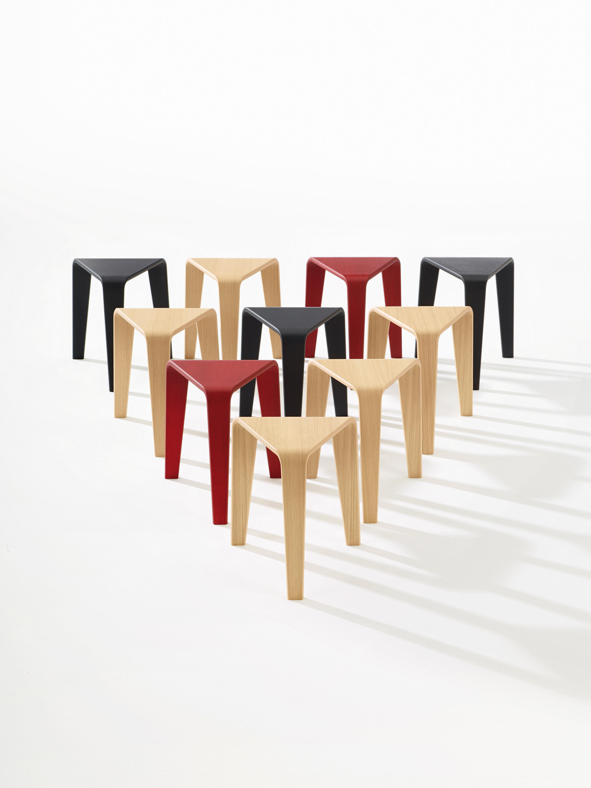 开云（中国） - 桌几|茶几/边几|办公家具|设计师家具|Ply 角几/茶几/咖啡桌