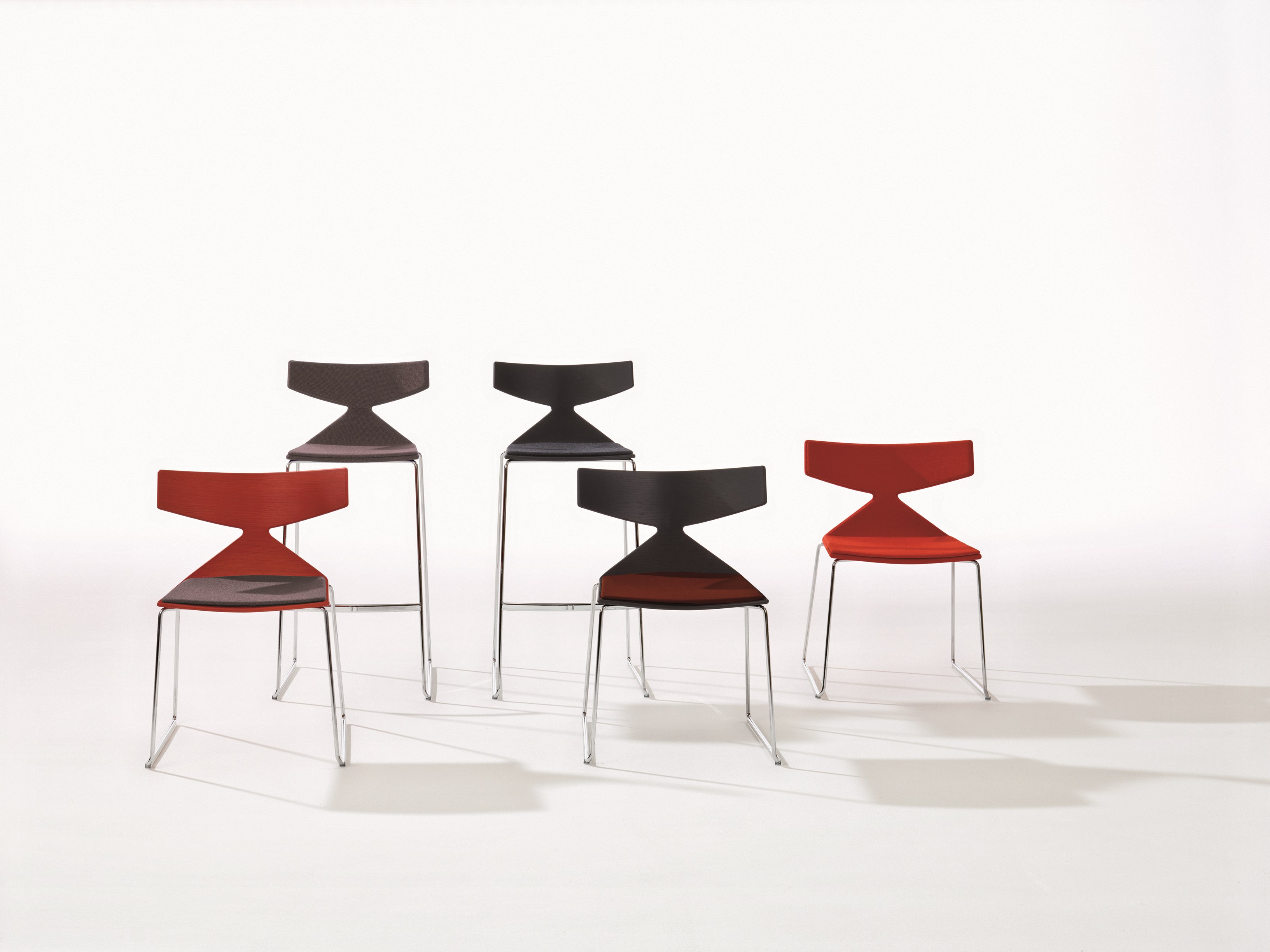 开云（中国） - 坐具|吧椅/凳子|办公家具|设计师家具|Saya 吧椅