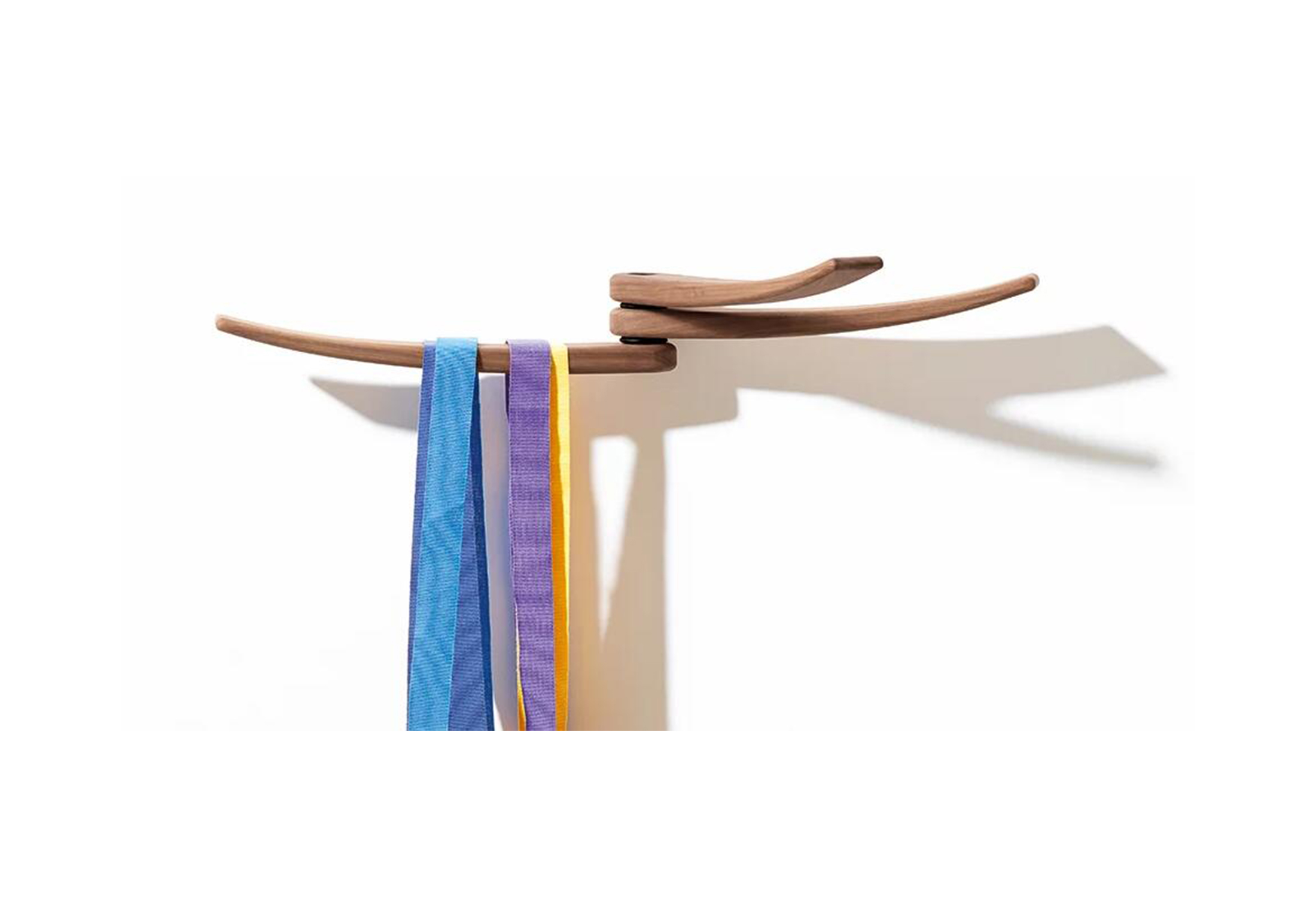 开云（中国） - 附件|衣帽架|办公家具|设计师家具|Wing 墙挂衣架