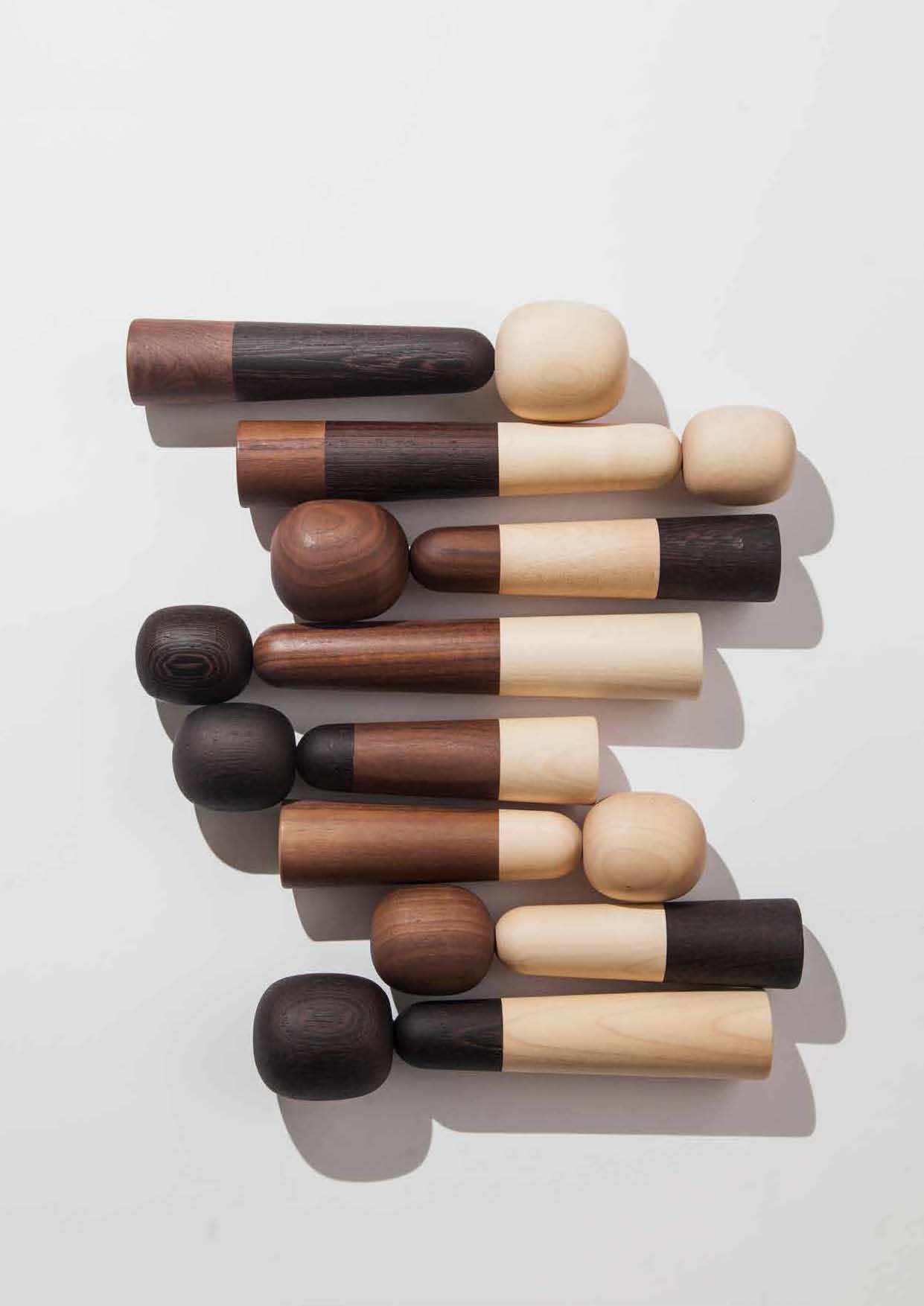 开云（中国） - 附件|饰品|办公家具|设计师家具|Family 家庭木偶饰品